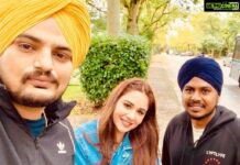 Mandy Takhar Instagram - We cute 😊 #YesIamStudent in the making 🌈🌟🙏🏼 #YIAS !! @tarnvir_singh_jagpal @sidhu_moosewala @gillraunta Vancouver, British Columbia