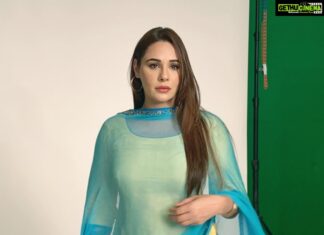 Mandy Takhar Instagram - #shoutout ! Makeup by @coco_ballucci 💄 #mandytakhar Chandigarh, India
