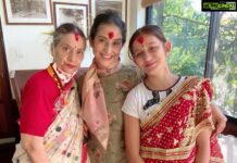 Manisha Koirala Instagram - Bijaya Dashami celebrations 🙏🏻🙏🏻🙏🏻 from our family to yours “Happy Dasain “ #dassai #bijayadashami