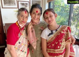 Manisha Koirala Instagram - Bijaya Dashami celebrations 🙏🏻🙏🏻🙏🏻 from our family to yours “Happy Dasain “ #dassai #bijayadashami