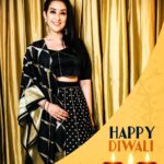 Manisha Koirala Instagram - Happy Deepawali 🎇🎆 . May this Diwali fill into our lives new hopes for future and new dreams for tomorrow. With lots of love, wishing you a very Happy Diwali. . . . . . . . . . #happydiwali #festivevibes #festivaloflights
