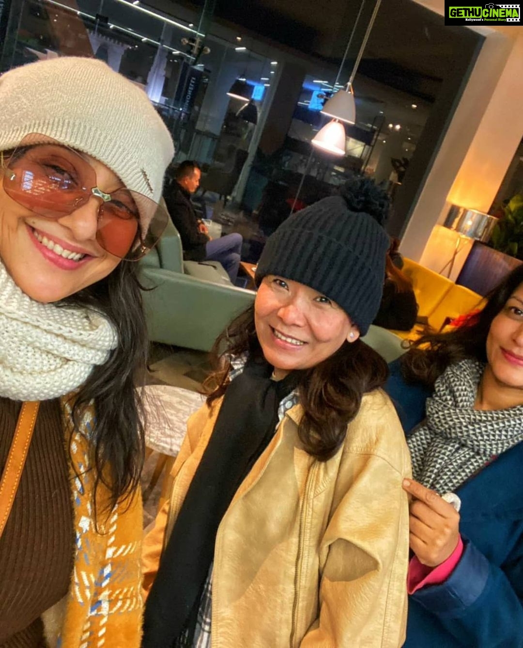 Manisha Koirala Instagram - Coffee time with friends. . . . . . . . . #keepsmiling #coffee #friends #keepthehustle #madewithlove #sundayfunday #ootd #ootdfashion Kathmandu