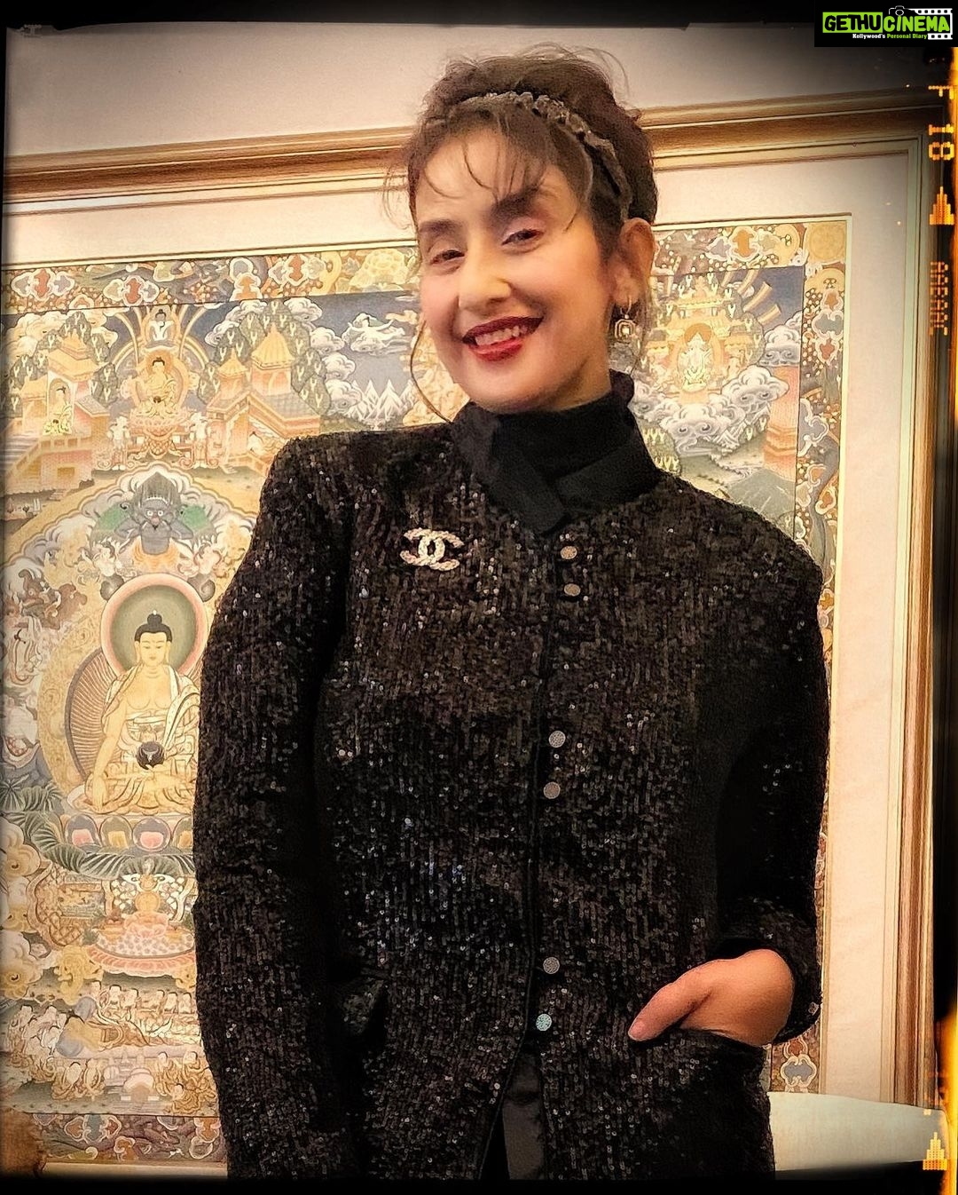 Manisha Koirala Instagram - Getting ready to meet up the girls #aboutlastnight Thank you @ananekebeautysalon and @kasa.kasastyle ❤️ Maharajaganj Kathmandu Nepal