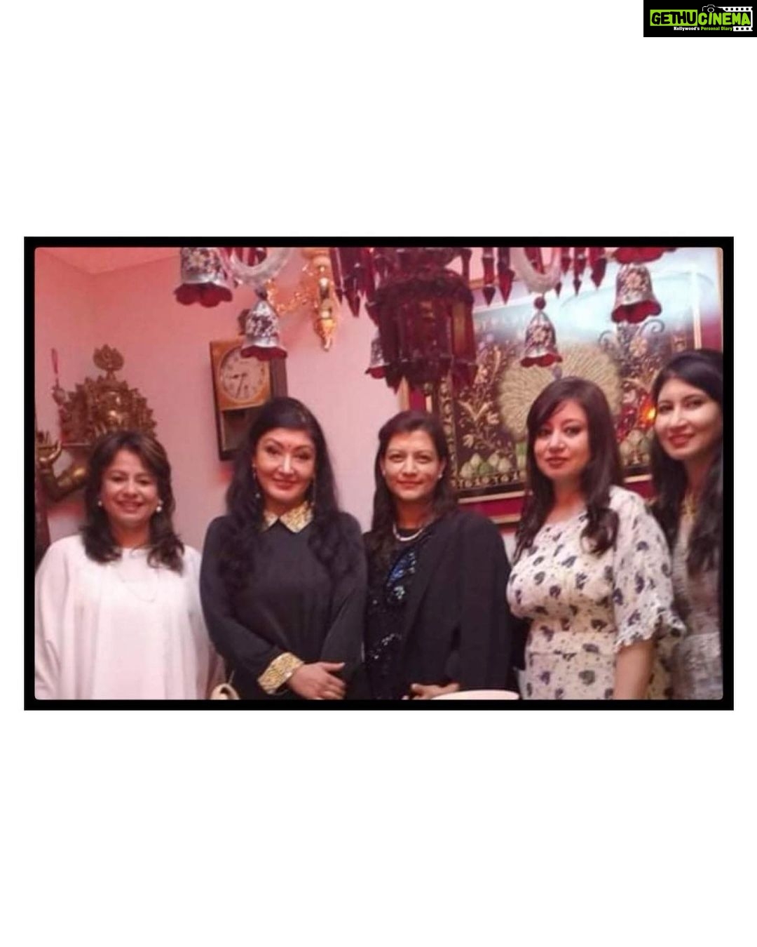 Manisha Koirala Instagram - About last night..What I love most is hanging out with bunch of strong women.... βThe world needs strong women. Women who will lift and build others, who will love and be loved, women who live bravely, both tender and fierce, women of indomitable will.β β Amy Tenney #womenfriends #friendship #friendsforever Thank you @aparna3775 for a fabulous time πππ @drrashmey @jyoti20091 @priya.singh.thapa Maharajaganj Kathmandu Nepal