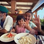 Manisha Koirala Instagram - I m lucky to have friends who are family..Mumbai has gifted me so many treasures ❤️❤️❤️ @amitashar @bhavnaruparel #friendslikefamily #lifelongfriends #friendship #foodie #sohohouse Soho House Mumbai