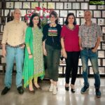 Manisha Koirala Instagram - Family luncheon 🥰 with my bro n sis Inlaw #brothersisterlove