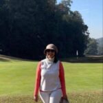 Manisha Koirala Instagram - The love for golf.💖 . . . . . . . #golfing #golfcourse #keepthehustle #hustle #keepsmiling #allthebest #gratitude