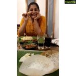 Manjima Mohan Instagram - Just a general life update again: hungry again! 🙉🙊🙈 PC : @hasna_jaf #parottalove #mallufoodstories #weekendmood #throwbacktoeatingout #happymemories That Mallu Joint