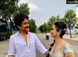 Meenakshi Dixit Instagram - Congratulations for the terrific response of #bangarraju 👏 King #nagarjunaakkineni Sir ❤️ #nagarjuna #kingnagarjuna #telugucinema #superhit #meenakshidixit #teamwork @nagarjuna.akkinenifb Ramoji Filmcity Hyderabad