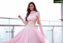 Meenakshi Dixit Instagram - Breezy & beautiful 🎶❤️😇 #meenakshidixit #feelingmyself #love #happiness #fun #instagood #instamood