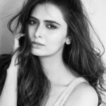 Meenakshi Dixit Instagram – Black & white ❤️

📷 @munnasphotography 

#photooftheday #blackandwhite #candid #photography #instagood #meenakshidixit #instalike #summervibes