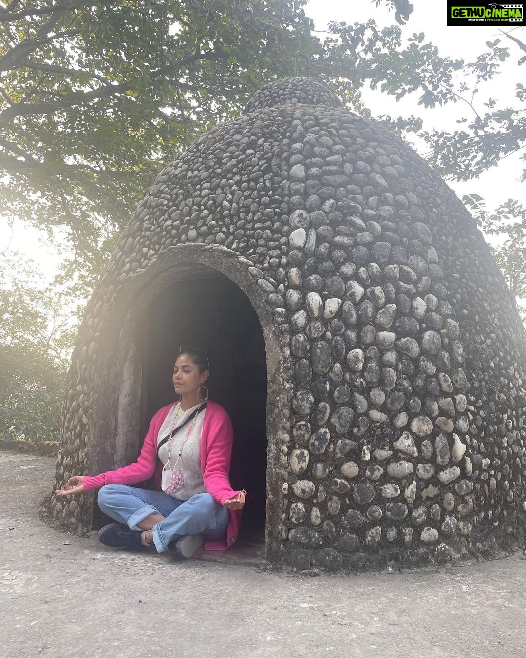 Meera Chopra Instagram - This is the hut where #beatles did meditation during their trip to rishikesh. There are 84 huts like these specially designed to live nd practise meditation. The aura and the feel of the whole place elevates your energy nd spirits. #rishikesh #beatlesashram #travelphotography #uniqueplaces #spirituality