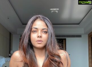 Meera Chopra Instagram - Morning sun on me!!