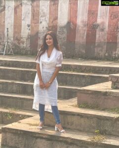 Meera Chopra Instagram - On the ghats of banaras!! 
#banaras #varanasi #movies #shooting #bollywood #entertainment