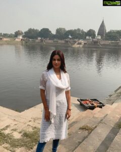 Meera Chopra Instagram - On the ghats of banaras!! 
#banaras #varanasi #movies #shooting #bollywood #entertainment