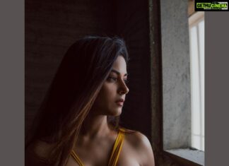 Meera Chopra Instagram - The best view comes after the hardest climb!! 📷 @studiodenz 👗 @amorecoutureofficial Styled by @juhi.ali HMU @tanyamakeoverofficial