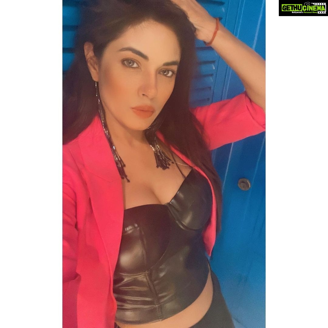 Meera Chopra - 10.8K Likes - Most Liked Instagram Photos