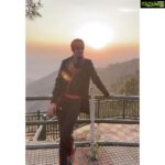 Meera Chopra Instagram – Mother nature doesnt need a filter!!
#chasingsunsets #nature #kasauli #peace #zenmode #dontneednobody #happiness