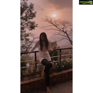 Meera Chopra Instagram - #sunset frm #kasauli
Image courtesy @timpreetsingh