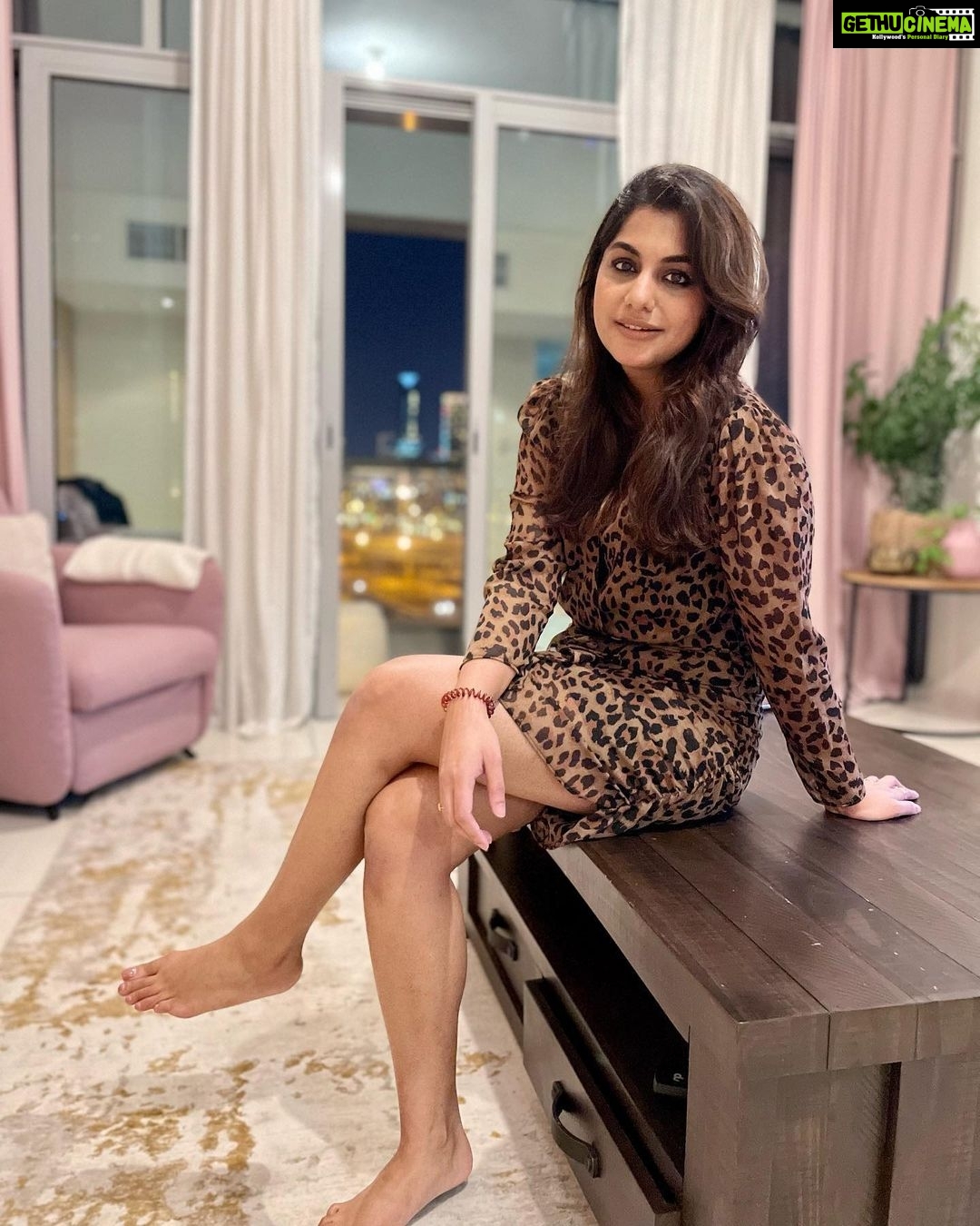 Meera Nandan Instagram - May only good things happen to you in 2022! Happy new year ♥️✨ . #newyear #newhopes #2022 #happynewyear #goodvibes #instagood #positivevibes #happiness #allsmiles #dubai #mydubai #newyearindubai Dubai, United Arab Emiratesدبي