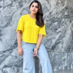 Meera Nandan Instagram - Can you say that I only look at the ‘bright side’ of things? 💛 #yellowing #brightside #love #summercolour #dubaisummer #yellow #dubai #mydubai Dubai, United Arab Emirates