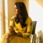 Meera Nandan Instagram - Major throwback 💛 #tbt #thursday #yellow #happyweekend #weekendthrowback #love #spreadlove #positivevibes #goodtimes #allsmiles Dubai, United Arab Emirates