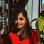 Meera Nandan Instagram – Light and shadows 

.

📸 @akhinair 

.

#lightandshadows #photography #love #red #sunkissed #sunlight #naturallight #smilinginside #dubai #dubaidesigndistrict Vicolo Dubai