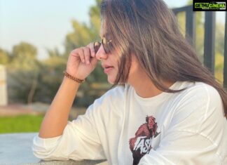 Meera Nandan Instagram - Sheyyyy it’s only Tuesday! . #tuesday #goldenhour #tuesdaymood #midweek #dubai #ajman #love #goodvibes