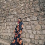 Meera Nandan Instagram - Mentally somewhere else 💭 . 📸 @hazilmjalal MUH and Styling @unnips . #sunday #funday #love #windy #positivevibes #instagood #saree #indian #flower #dubai #rak The Cove Rotana Resort Ras Al Khaimah