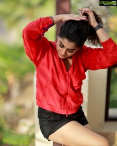 Meera Nandan Instagram - Oh! It’s only Tuesday... 🥴

.

📸 @hazilmjalal 
MUH and styling @unnips 

.

#tuesday #mood #wannalazearound #randomshoot #fashion #coverotana #rak #dubaifashion #picoftheday #instagood
