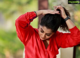 Meera Nandan Instagram - Oh! It’s only Tuesday... 🥴 . 📸 @hazilmjalal MUH and styling @unnips . #tuesday #mood #wannalazearound #randomshoot #fashion #coverotana #rak #dubaifashion #picoftheday #instagood The Cove Rotana Resort Ras Al Khaimah