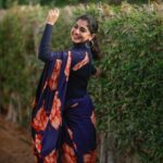 Meera Nandan Instagram - Dancing to the music in my head 💃🏻 . 📸 @hazilmjalal MUH and styling @unnips . #alwaysdancing #music #love #positivethoughts #stayhappy #poser #rak #coverotana #staypositive #posing #dubaifashion The Cove Rotana Resort Ras Al Khaimah