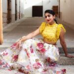 Meera Nandan Instagram – Adding some colour to your day! 💛

.

📸 @razrsharpdubai 
MUH @unnips 
👗 @tejasweedesigns 
Location courtesy @heartofshj 

.

#heartofsharjah #sharjah #visitsharjah #positivevibes #yellow #love #spreadlove Heart of Sharjah