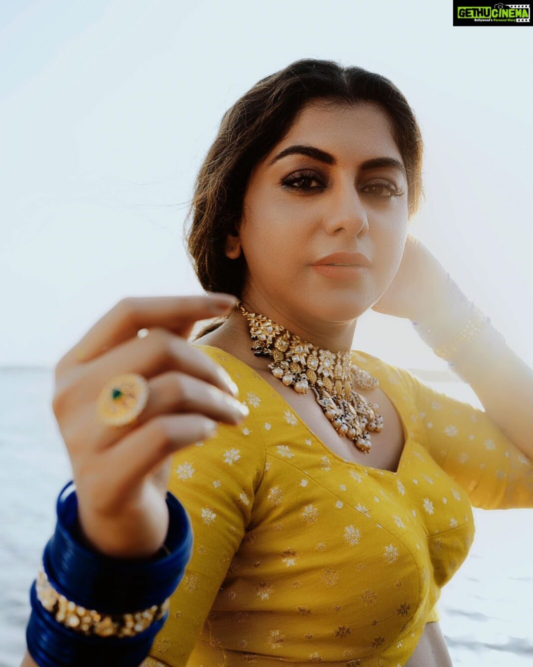Meera Nandan Instagram - BTS 💛✨ Photography : @vaffara_ Stylist : @asaniya_nazrin Makeup & Hair : @unnips Jewellery : @atlascalicut Outfit: @ans_hautecouture_official Photography team : @vishnu_sivaji_ @rjrej Post Production : @iamvysak Video Editor : @sameerusman1990 Styling Team : @amritha_lakshmi___ Business Development Coordinator : @rakeshparayilalive . #wind #love #positivevibes #loveonly #newshoot #photoshoot #team #kochi #bolgatty #happiness #throwback #thursday #throwbackthursday #indianwear #lehenga