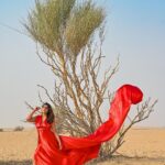 Meera Nandan Instagram - Summer and red go hand in hand 💃🏻 . 📸 @shinihas 👗 @dubai_flyingdress_photo . #red #flyingdress #love #summervibes #summerindubai #whenisitending #dubai #dubaidesert #positivevibes #windy #desertshoot