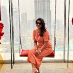 Meera Nandan Instagram - I love Fridays .. can you tell? . 📸 @menon_meenakshy . #allsmiles #fridays #happyweekend #weekendishere #dubaiweekends #dubai #celavi #célaviedubai #mydubai #burjkhalifa CÉ LA VI Dubai
