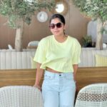 Meera Nandan Instagram - 💛 📸 @menon_meenakshy . #windyday #summerindubai #dubai #wind #love #weekend #positivevibes #malayali #saturday #lunch #throwback #outofcaptions🙈 Fi'lia Dubai