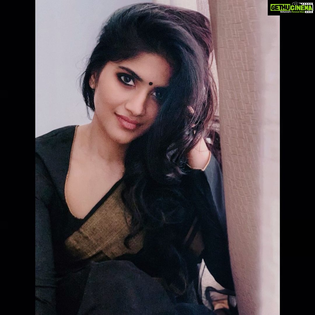 Megha Akash Instagram - 🖤 . . Photography, MUAH, Wardrobe & Styling: @theresa.shalini . #shotoniphone