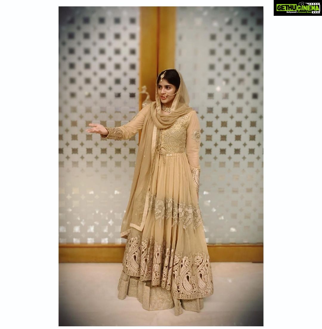 Megha Akash Instagram - Back when social distancing wasn’t a thing 💫 Outfit : my favourite @rehanabasheerofficial ♥️ Hair and make up : @meeeee 😋 #RecentPast #stayhome !