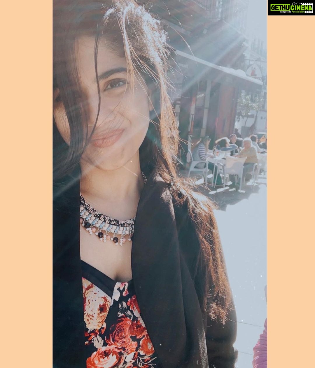 Megha Akash Instagram - I find my happiness where the sun shines ☀️ #alwayssunkissed 😋