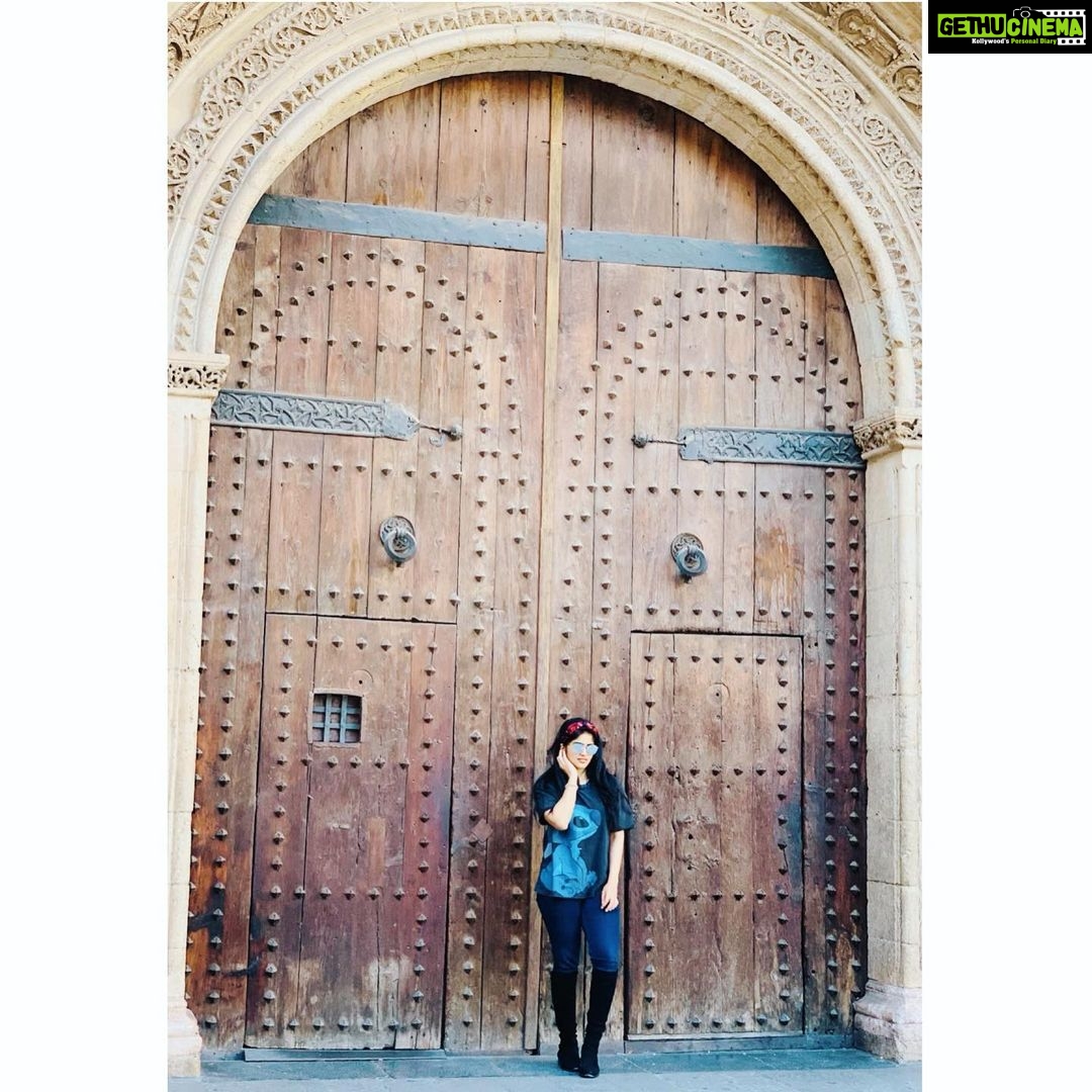 Megha Akash Instagram - Take me back. 🇪🇸 #sundazed ❤️