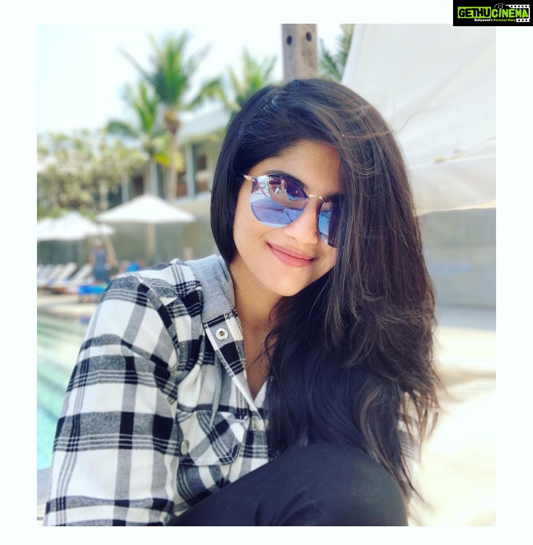 Megha Akash Instagram - No shade 😎 pc @rohansuresh02