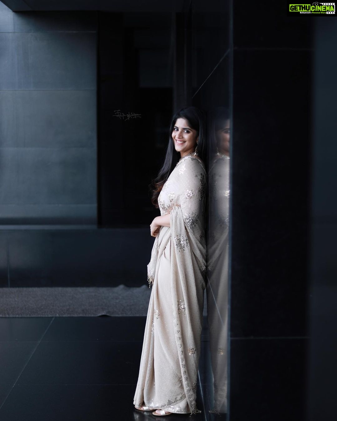 Megha Akash Instagram - New beginnings ✨ #Ravanasura • Styled by @officialanahita Outfit: @paaprikastore @reach.swetha x @manalirawat Earrings: @rubansaccessories Rings: @aristajewels.in Clutch: @accessoriesbyanandita Pic: @thescienceofphoto