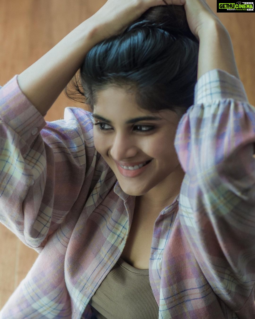 Actress Megha Akash HD Photos and Wallpapers January 2022 - Gethu Cinema
