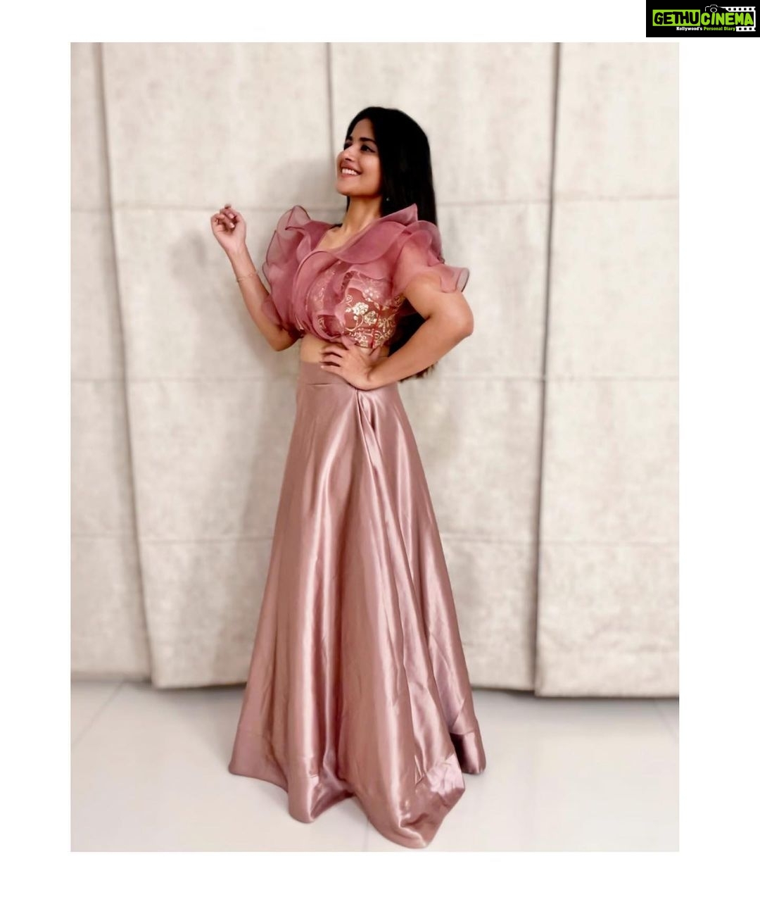 Megha Akash Instagram - Stay radiant 💫 Wearing @rehanabasheerofficial 💖