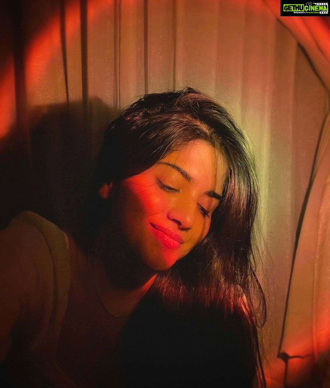 Megha Akash Instagram - When your best friend gets you the best light ✨💛 @saaivishnu 🙌