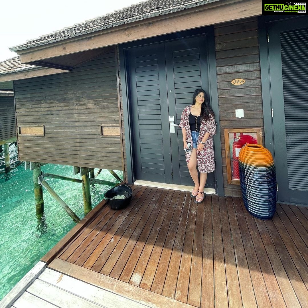 Megha Akash Instagram - 🧜♀️💙 Lily Beach Resort & Spa at Huvahendhoo, Maldives