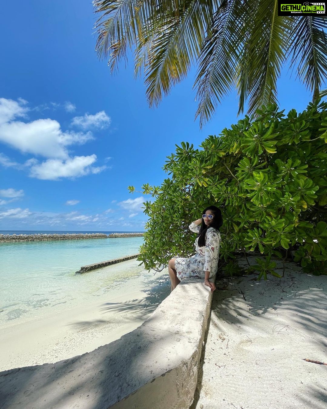 Megha Akash Instagram - Island rays and sunny days ☀️ @pickyourtrail @lilybeachresortmaldives . . . #UnwrapTheWorld #LetsPYT #SetYourselfFree #Pickyourtrail #lilybeach #ilovelily #lilybeachmaldives #maldives #adventureculture #ocean #sea Lily Beach Resort & Spa at Huvahendhoo, Maldives