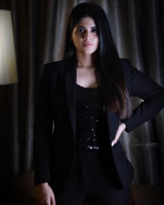 Megha Akash Instagram - Blossoming into a badass woman with more faith than fear 😬😉
.
.
Styled by @officialanahita 
Suit: @hafsathecouture 
Makeup: @venkateshparam
Hair: @k.ramakotireddy 
Pic: @thescienceofphoto