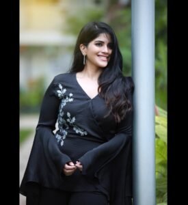 Megha Akash Instagram - Serendipity 🤍 
.
.

Styled by @officialanahita 
Top: @behindtheseamsindia
Makeup: @venkateshparam
Hair: @k.ramakotireddy 
Pic: @thescienceofphoto